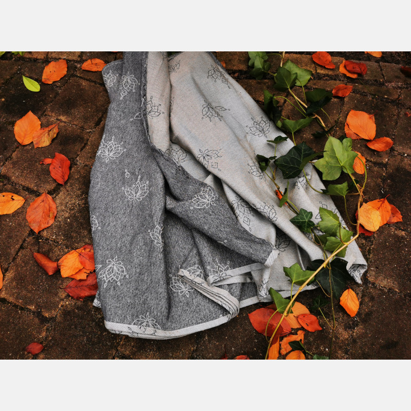 Solnce Lotus Fog | Luxury Woven Wrap