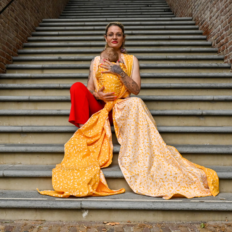 Solnce Eos Tell the Bees | Luxury Woven Wrap